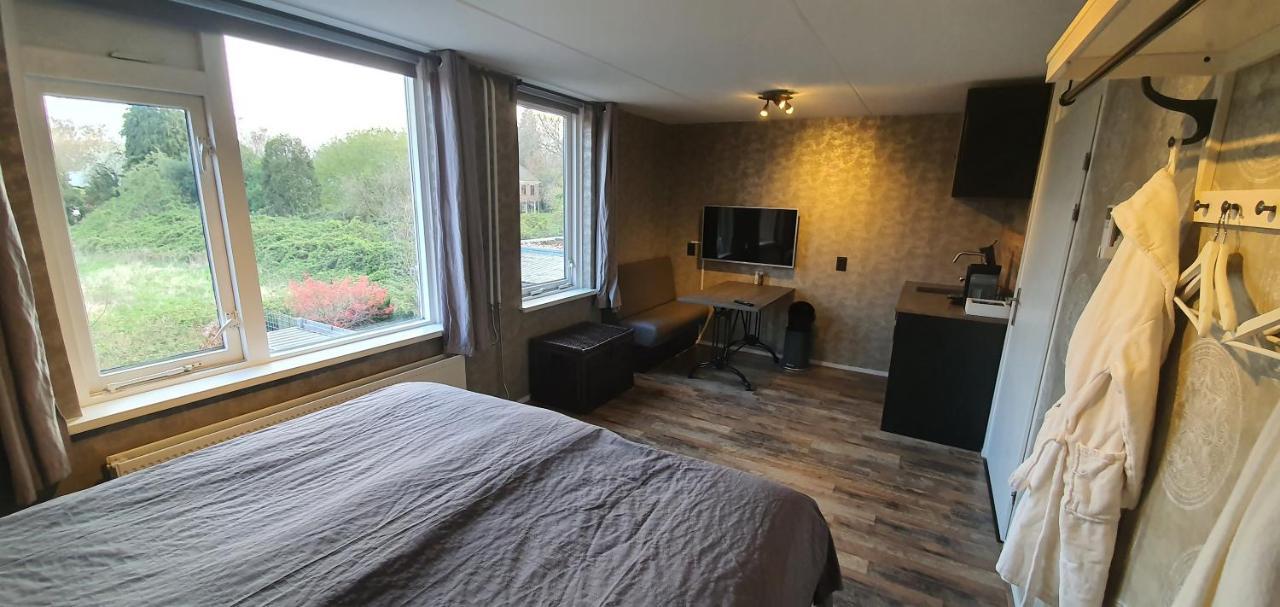 Bed & Budget Mackenzieplaats Wilp Eksteriør billede