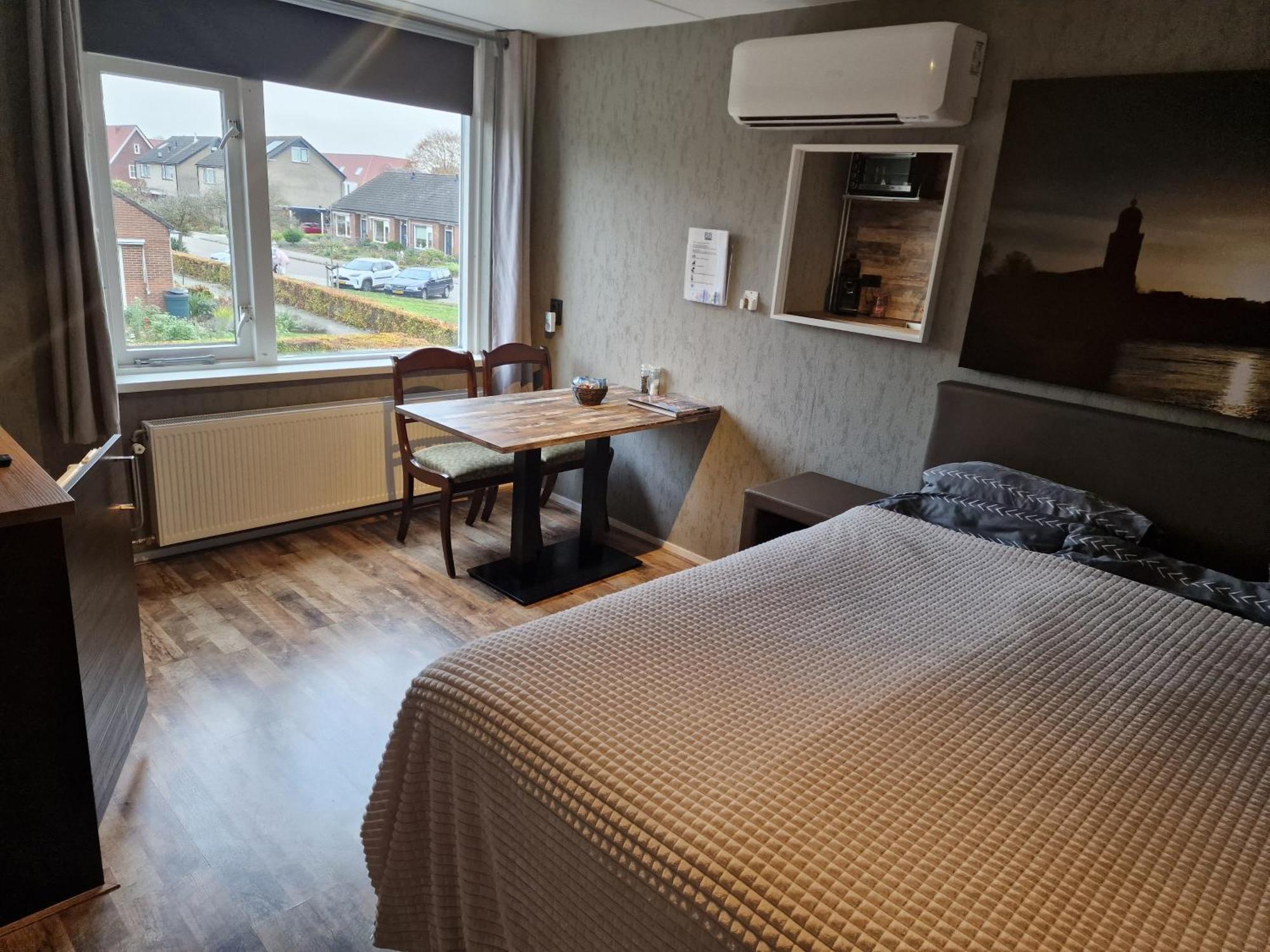 Bed & Budget Mackenzieplaats Wilp Eksteriør billede